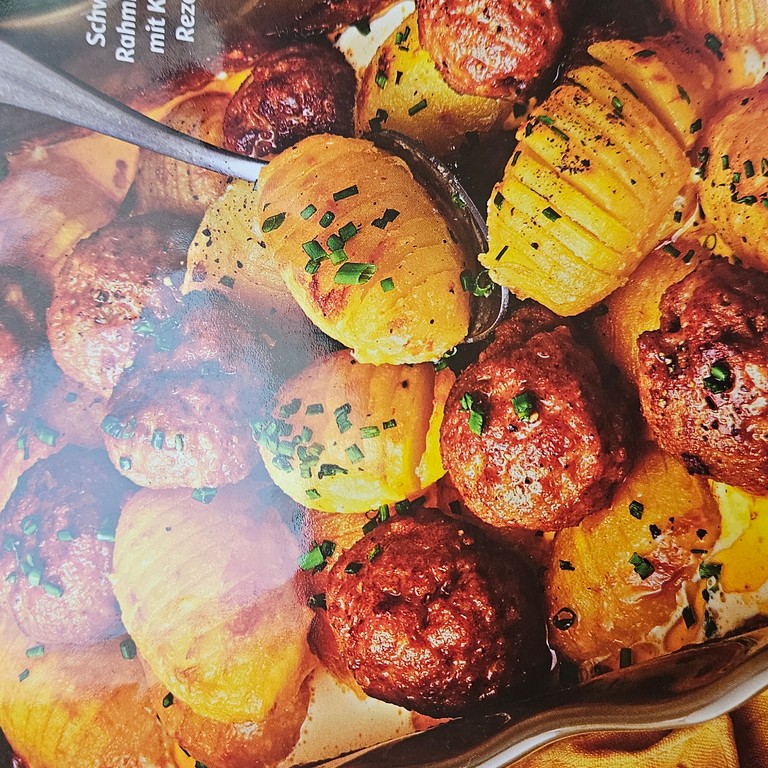 Schwedische Rahmkartoffeln mit Köttbullar - Mr. Cook