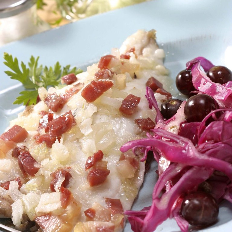 Dorada con ensalada de lombarda