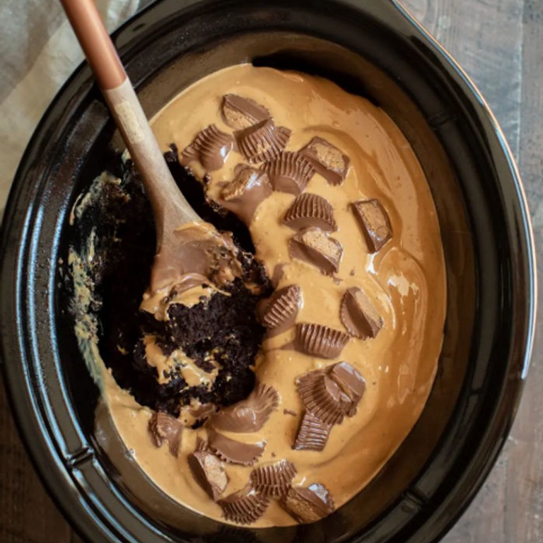 Slow Cooker Chocolate Peanut Butter Cake
