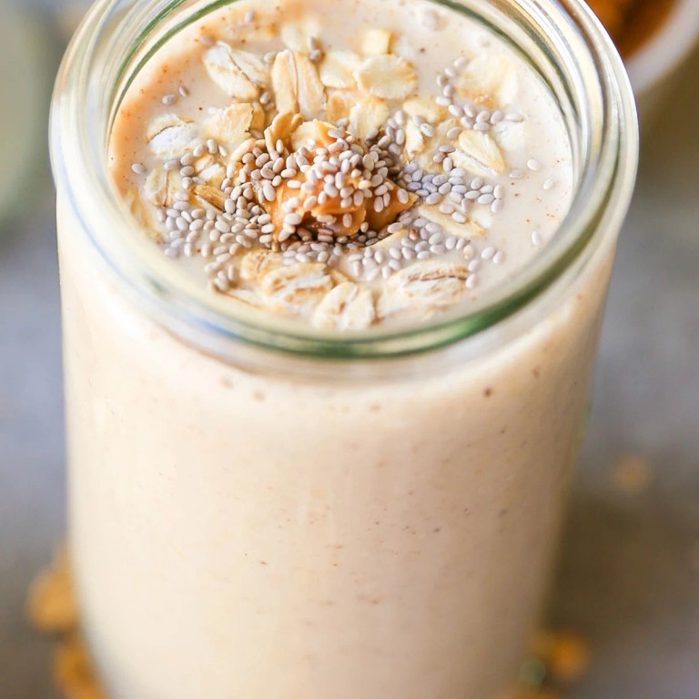 Smoothie Almond Butter Cup - Batido de almendra y chia 