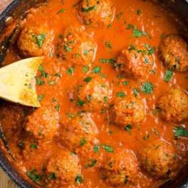 Syn Free Vegetarian Meatballs in Creamy Tomato Sauce