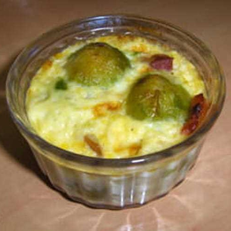 Clafoutis de choux de Bruxelles aux lardons
