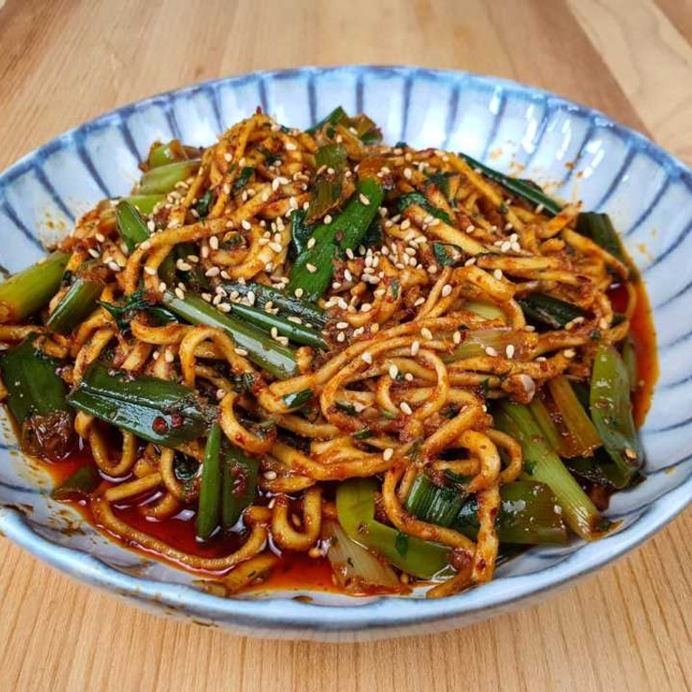 Nouilles au curry rouge thaïlandais