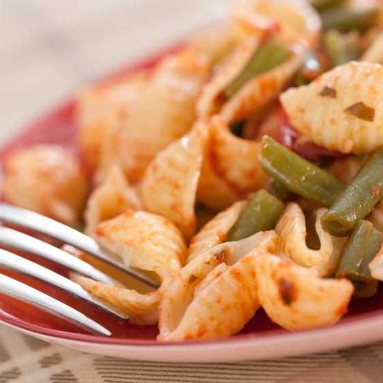 Pâtes aux haricots verts et à la sauce tomate