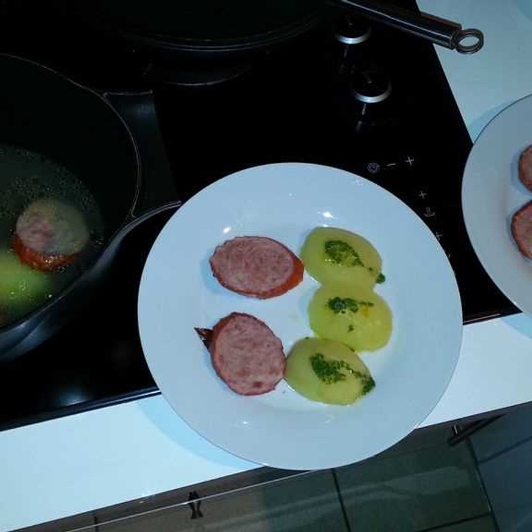 Poêlée de saucisson à l'ail 
