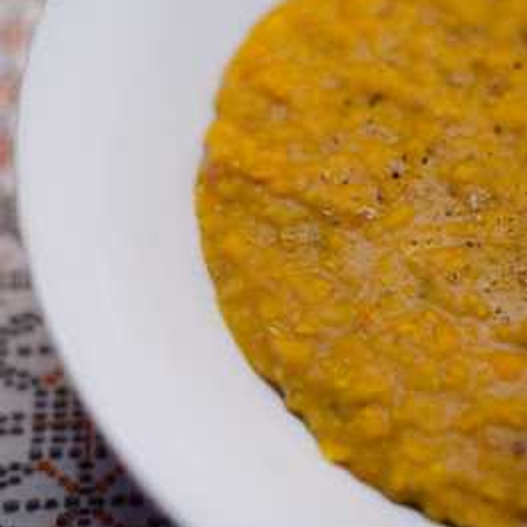 Purée de lentilles corail au lait de coco et au curry
