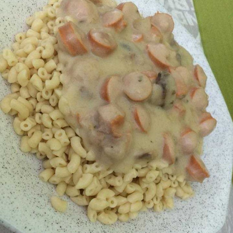 Saucisses de Francfort à la crème et des pâtes (Cookeo)