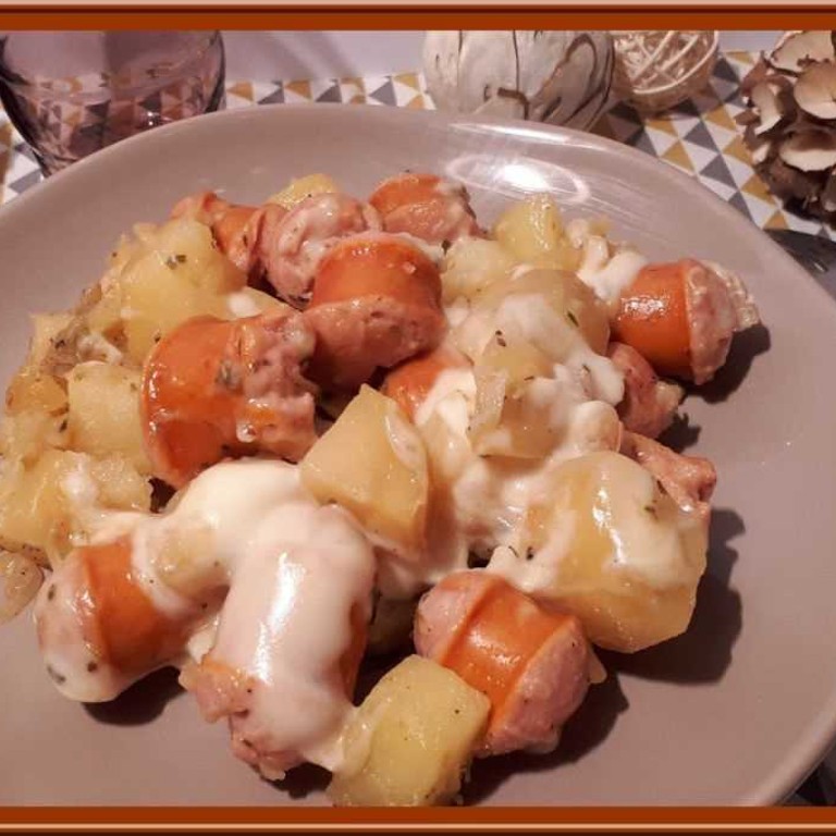 Saucisses de Francfort aux pommes de terre et raclette (Cookeo)