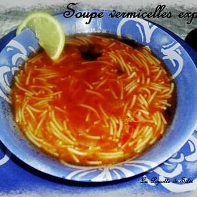 Soupes de tomates aux vermicelles