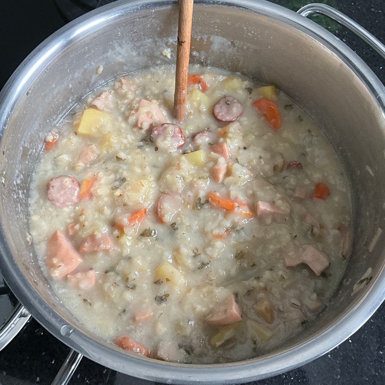 Omas Graupensuppe