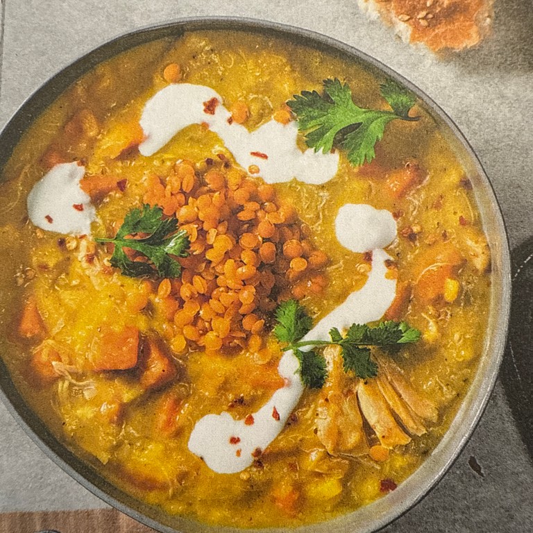 Mulligatawny-Suppe mit Hendl und Süßkartoffeln