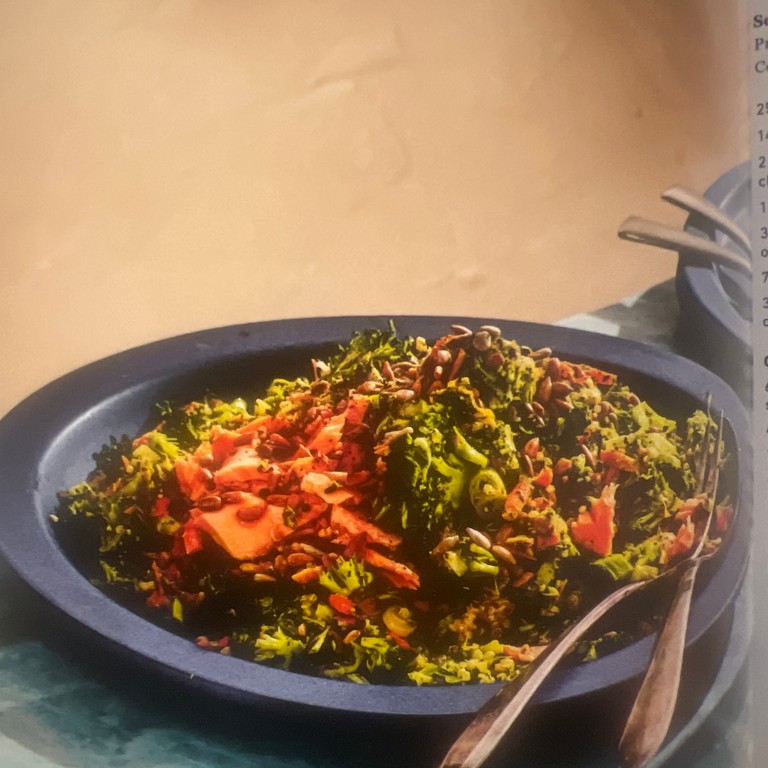 Broccoli en Quinoa Slaw met Wilde Zalm en Hennep Pesto