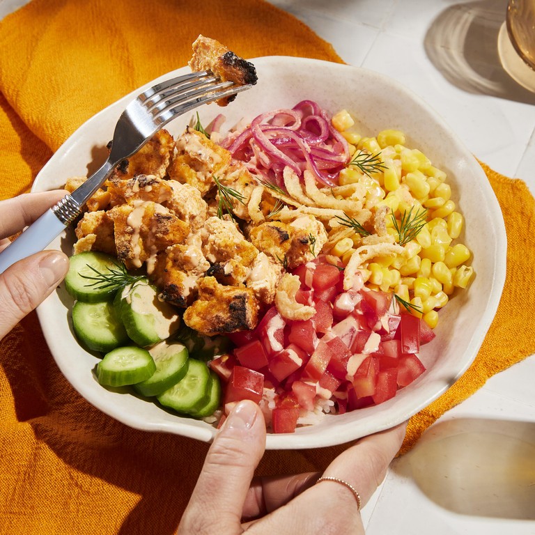 Bol de Tofu « Rouge » BBQ Allégé avec Mayonnaise Légère et Riz Cuit