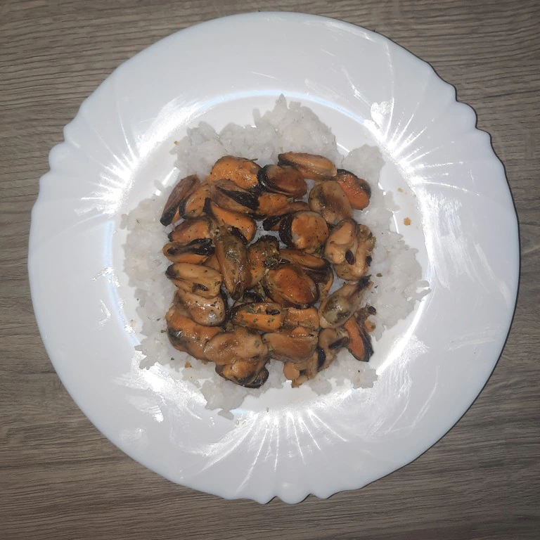 Mussels with rice