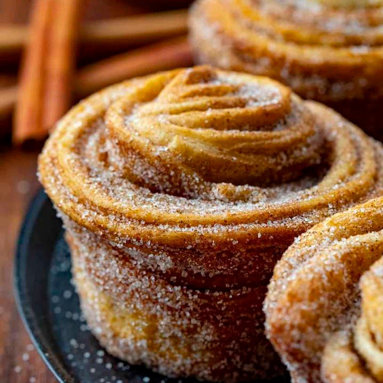 Cinnamon Cruffin