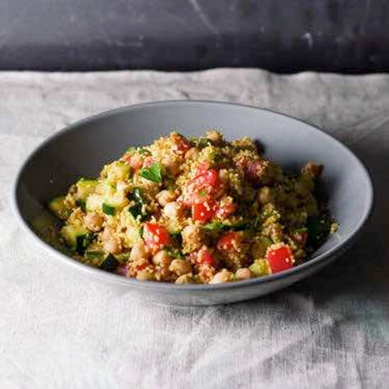 Couscous Salat mit Kichererbsen