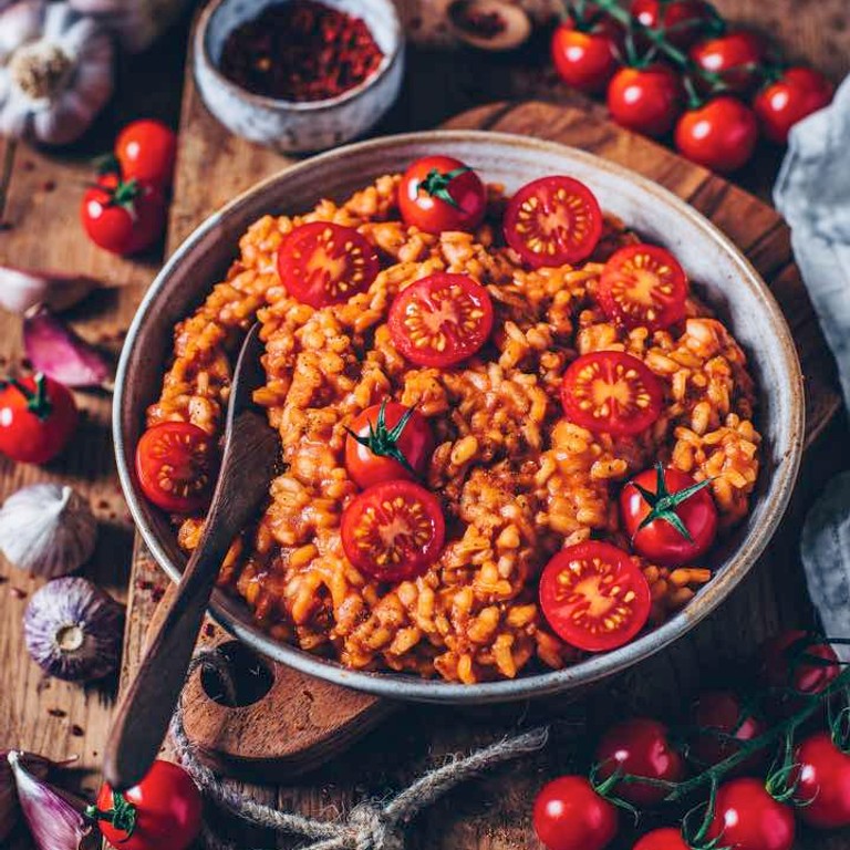 Cremiges veganes Tomaten-Risotto