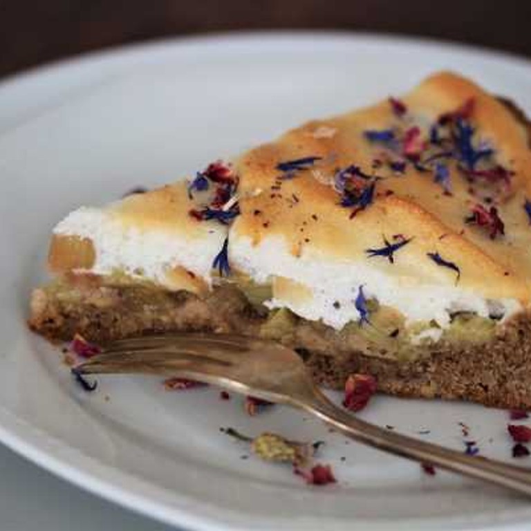 Dinkel-Haselnuss-Rhabarberkuchen