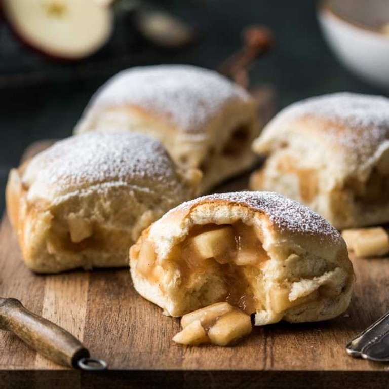 Fluffige Buchteln mit saftiger Apple Pie Füllung