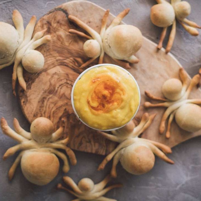 Halloween Spider bread