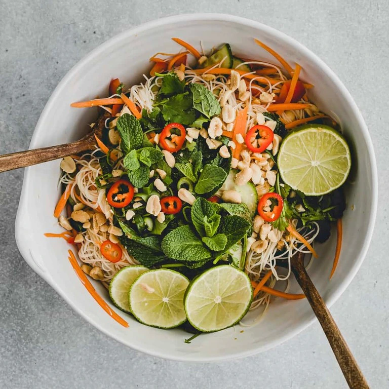 Asiatischer Reisnudelsalat