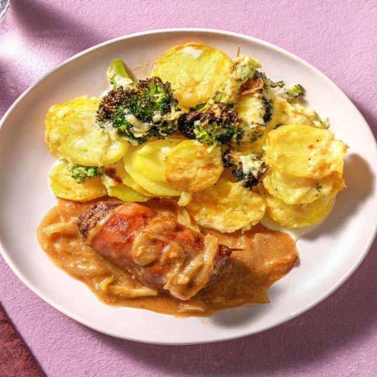 Blinde vink met aardappelgratin met broccoli, zelfgemaakte uienjus en tijm