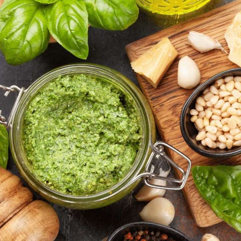 Echte pesto alla Genovese maak je zó ⋆ recept voor de beste pesto!