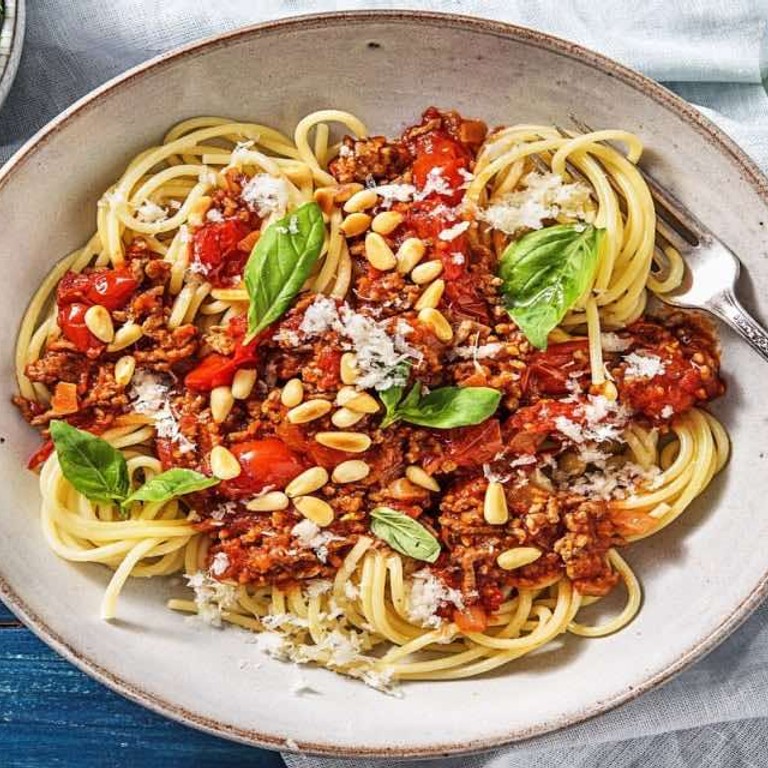 Spaghetti bolognese met rundergehakt met een frisse salade