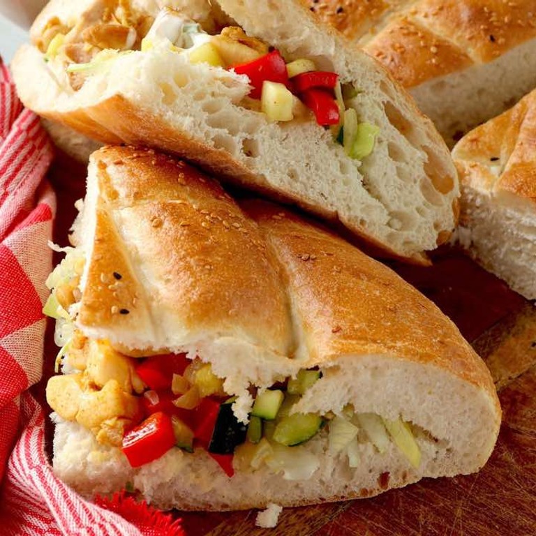 Turks brood met kip en knoflooksaus