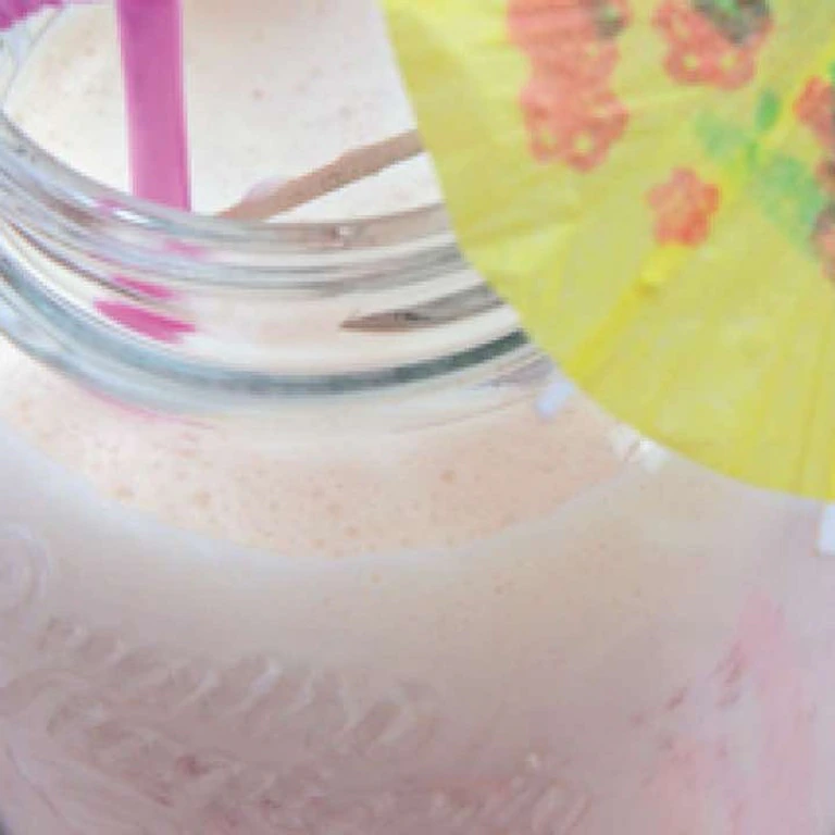 Zomerse aardbei smoothie