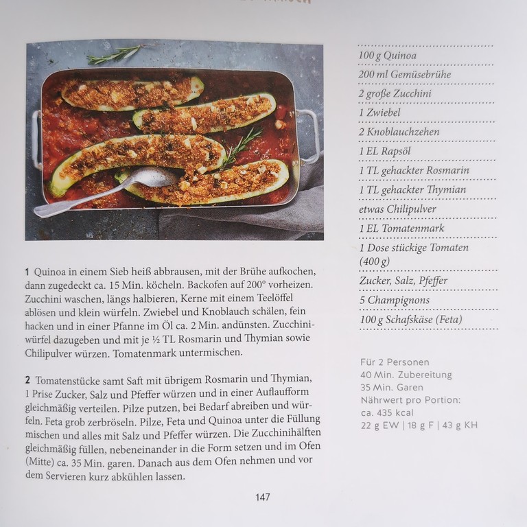 Zucchini mit Quinoa-Füllung