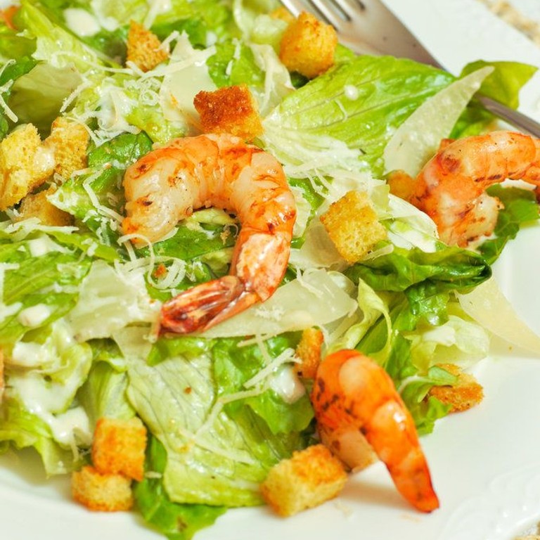 Салат цезарь с креветками (2)