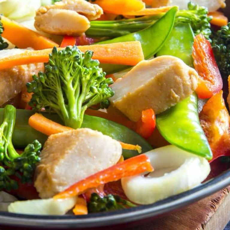 Low-Carb-Gemüsepfanne mit Putenbrust