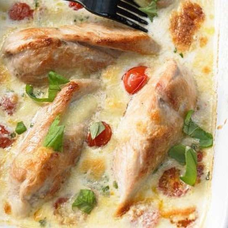 Mozzarella-Hähnchen in Basilikum-Sahnesauce