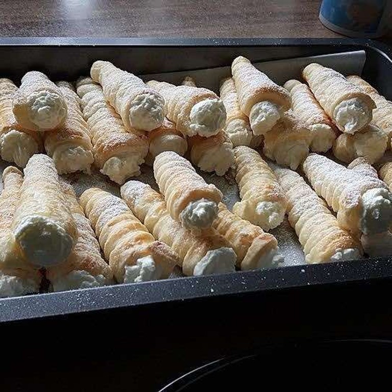 Schaumrollen mit Vanillecreme