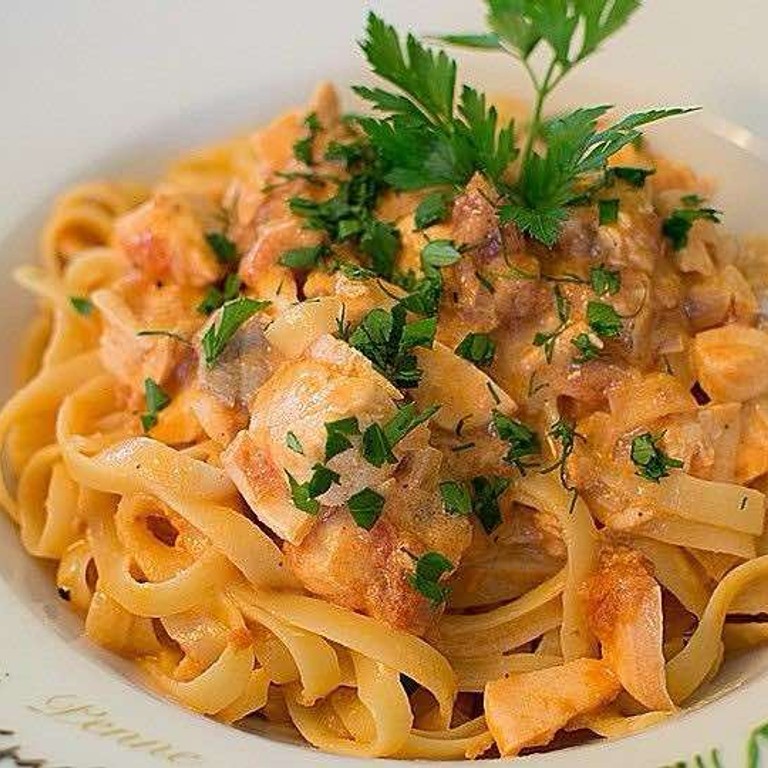 Tagliatelle al Salmone
