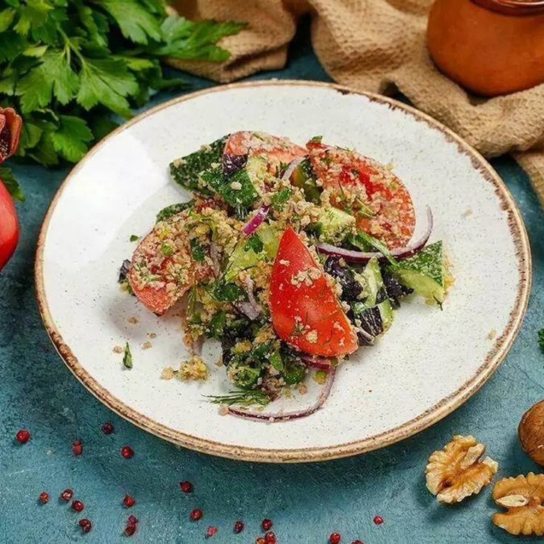 4. Грузинский салат с помидорами