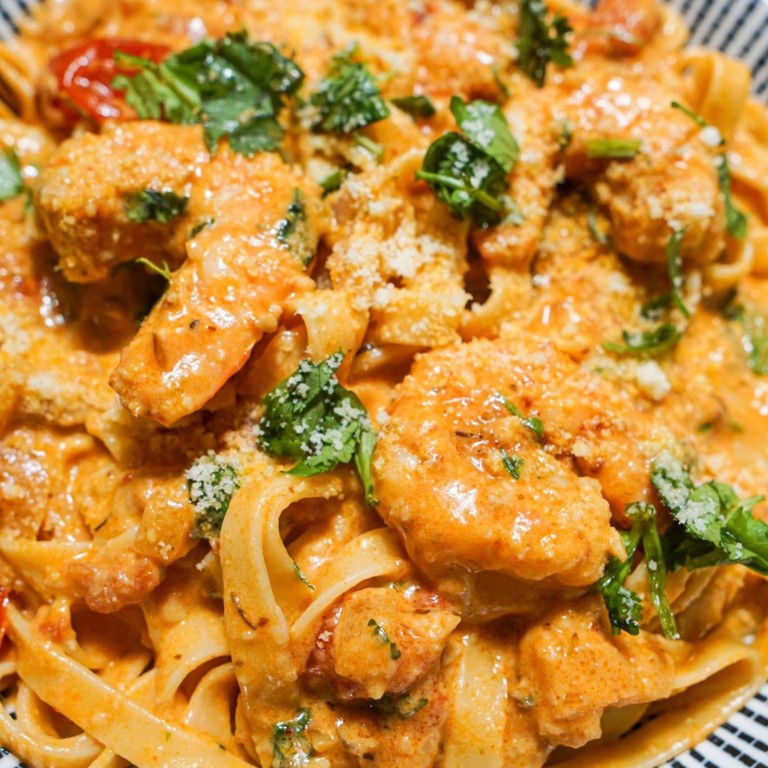 Shrimp linguine with pink sauce