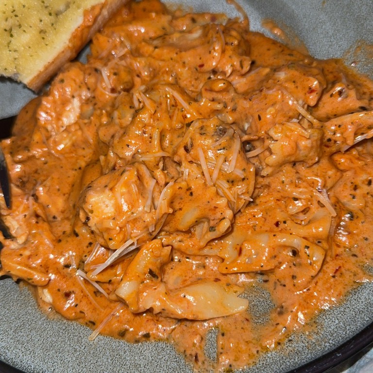 Pan Fried Chicken with Vodka Sauce Pasta