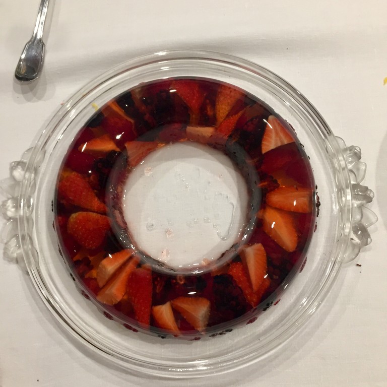 GELATINA DE CAVA Y FRUTOS DEL BOSQUE