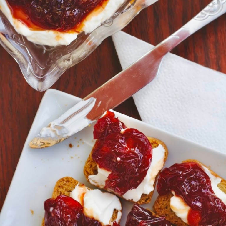 Queso Fresco con Pimientos Caramelizados