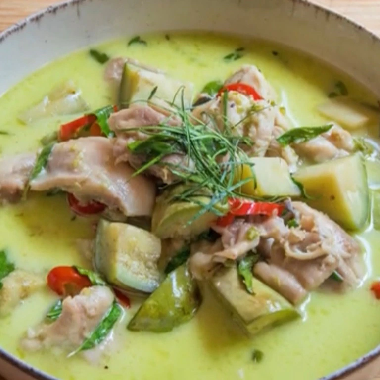 Curry verde con pollo
