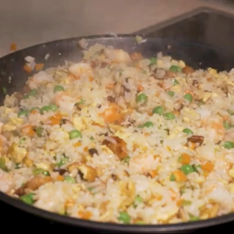 Arroz frito tres delícias