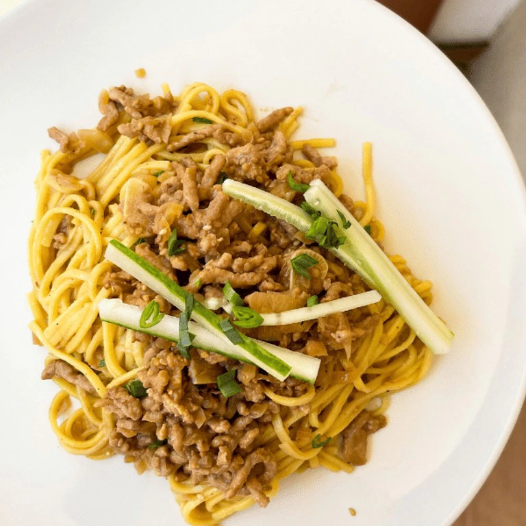 Pasta con Salsa de Soja y Crema de Cacahuete