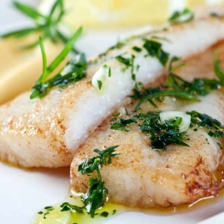 Pescado al Ajillo con Patacones - 084G1