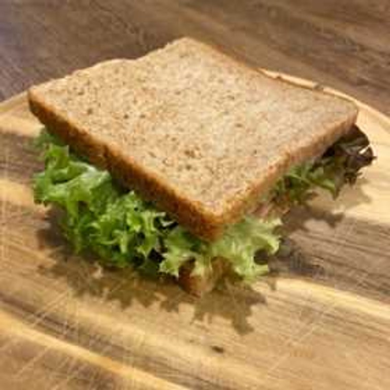 Sandwich Mit Veggie Salami Und Käse