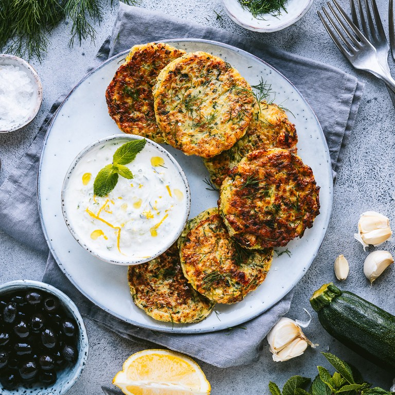 Kolokithokeftedes – Griechische Zucchinipuffer