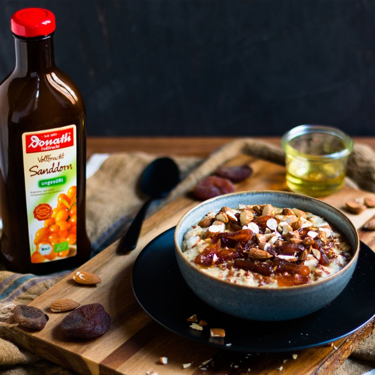 Overnight-Dinkel-Porridge mit Flohsamenschalen