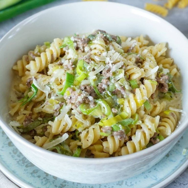 Käse-Lauch-Nudeln mit Hack