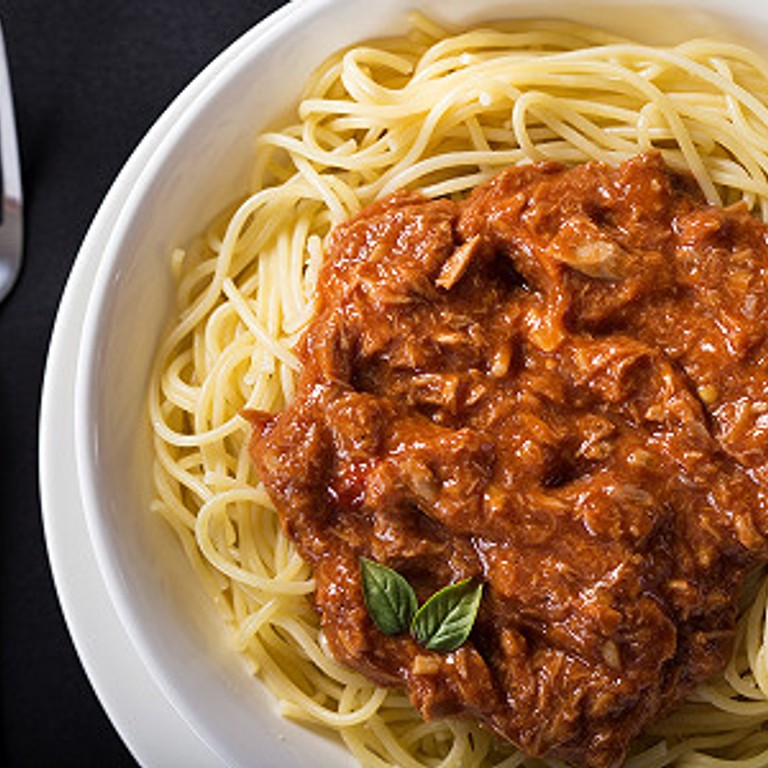 Les pâtes au thon à la sauce tomate